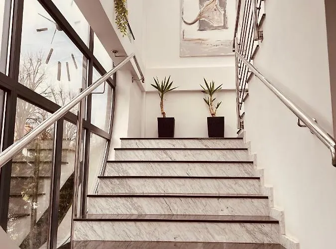 Royal House بياووغارد